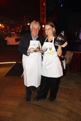 Rolf Zuckowski und Nova Meierhenrich bei der Palazzo Charity Gala zugunsten des Altonaer Kinderkrankenhauses am 28.01.2026 in Hamburg Palazzo Charity Gala 2026 - Promis kellnern fuer den guten Zweck in Hamburg