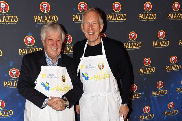 Rolf Zuckowski und Johannes B. Kerner bei der Palazzo Charity Gala zugunsten des Altonaer Kinderkrankenhauses am 28.01.2026 in Hamburg Palazzo Charity Gala 2026 - Promis kellnern fuer den guten Zweck in Hamburg