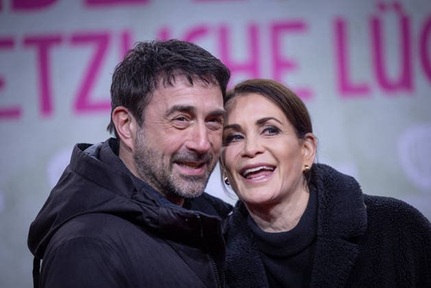 Premiere ACH, DIESE LÜCKE, DIESE ENTSETZLICHE LÜCKE Anja Kling mit Freund Oliver Haas Premiere von ACH, DIESE LÜCKE, DIESE ENTSETZLICHE LÜCKE im Zoo Palast Berlin Copyright: xEventpressxFuhrx