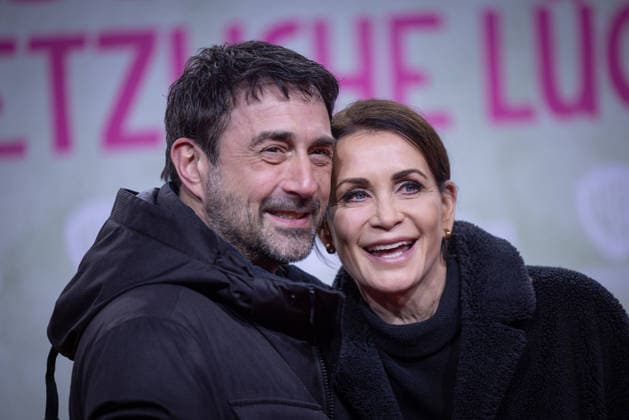 Premiere ACH, DIESE LÜCKE, DIESE ENTSETZLICHE LÜCKE Anja Kling mit Freund Oliver Haas Premiere von ACH, DIESE LÜCKE, DIESE ENTSETZLICHE LÜCKE im Zoo Palast Berlin Copyright: xEventpressxFuhrx