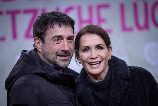 Premiere ACH, DIESE LÜCKE, DIESE ENTSETZLICHE LÜCKE Anja Kling mit Freund Oliver Haas Premiere von ACH, DIESE LÜCKE, DIESE ENTSETZLICHE LÜCKE im Zoo Palast Berlin Copyright: xEventpressxFuhrx