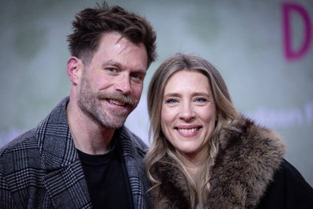 Premiere ACH, DIESE LÜCKE, DIESE ENTSETZLICHE LÜCKE Ken Duken mit Ehefrau Marisa Leonie Bach Premiere von ACH, DIESE LÜCKE, DIESE ENTSETZLICHE LÜCKE im Zoo Palast Berlin Copyright: xEventpressxFuhrx