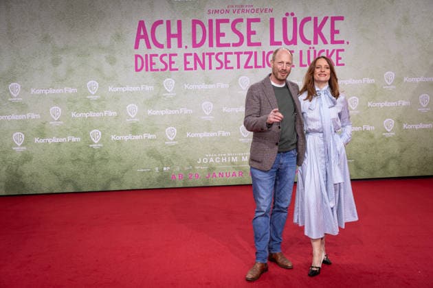 Premiere ACH, DIESE LÜCKE, DIESE ENTSETZLICHE LÜCKE Anne Ratte-Polle und Johann von Bülow Premiere von ACH, DIESE LÜCKE, DIESE ENTSETZLICHE LÜCKE im Zoo Palast Berlin Copyright: xEventpressxFuhrx