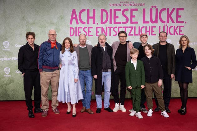 Premiere ACH, DIESE LÜCKE, DIESE ENTSETZLICHE LÜCKE Moritz Treuenfels, Joachim Meyerhoff, Anne Ratte-Polle, Johann von Bülow, Michael Wittenborn, Simon Verhoeven, Bruno Alexander, Devid Striesow, Laura Tonke Premiere von ACH, DIESE LÜCKE, DIESE ENTSETZLICHE LÜCKE im Zoo Palast Berlin Copyright: xEventpressxFuhrx