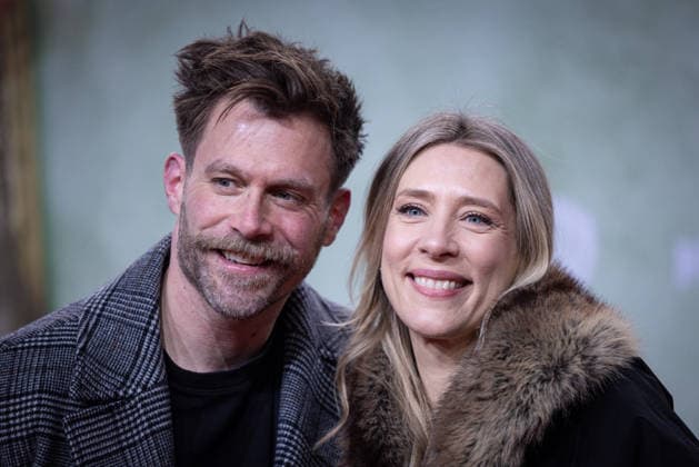 Premiere ACH, DIESE LÜCKE, DIESE ENTSETZLICHE LÜCKE Ken Duken mit Ehefrau Marisa Leonie Bach Premiere von ACH, DIESE LÜCKE, DIESE ENTSETZLICHE LÜCKE im Zoo Palast Berlin Copyright: xEventpressxFuhrx
