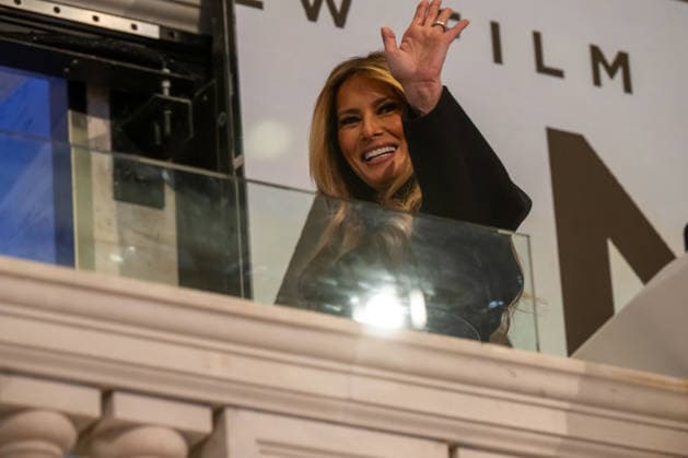 First Lady Melania Trump rings opening bell of New York Stock Exchange (NEW) First Lady Melania Trump rings opening bell of New York Stock Exchange. January 28, 2026, New York, New York, USA: Melania Trump attends a First Lady Melania Trump Rings New York Stock Exchange Opening Bell To Celebrate Upcoming Film "Melania" event at New York Stock Exchange on January 28, 2026 in New York City. (Credit: M10s TheNews2) (Foto: M10s Thenews2 imago images) First Lady Melania Trump rings opening bell of New York Stock Exchange  Copyright: xRonxAdarx