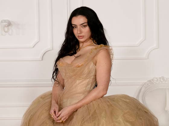 January 28, 2026, Santa Monica, California, USA: British actress, singer and songwriter CHARLI XCX attends Warner Bros. Pictures and MRC Presents World Premiere of Wuthering Heights Santa Monica USA - ZUMAb173 20260128_aap_b173_025 Copyright: xBillyxBennightx