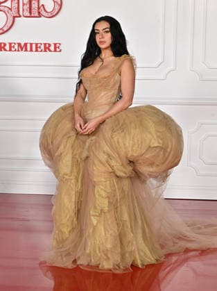 ˜Wuthering Heights™ World Premiere Charli XCX arriving to the ˜Wuthering Heights™ World Premiere at TCL Chinese Theatre on January 28, 2026 in Hollywood, CA. Hollywood TCL Chinese Theatre California USA Copyright: xLISAxOConnor AFF-USA.comx