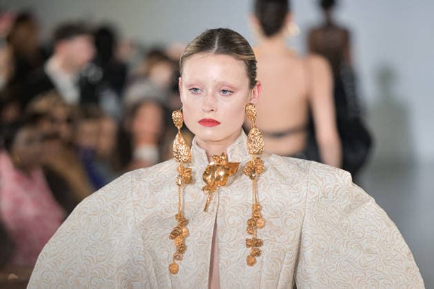 PFW - Juana Martin Runway Model walks the runway during the Juana Martin Haute Couture Spring Summer show as part of Paris Fashion Week on January 28, 2026 in Paris, France. Photo by Jana Call me J ABACAPRESS.COM Paris Ile de France France  Copyright: xJanaxCallxmexJ ABACAx
