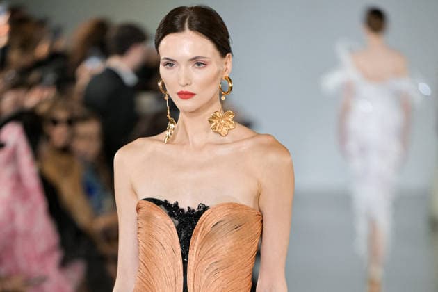 PFW - Juana Martin Runway Model walks the runway during the Juana Martin Haute Couture Spring Summer show as part of Paris Fashion Week on January 28, 2026 in Paris, France. Photo by Jana Call me J ABACAPRESS.COM Paris Ile de France France  Copyright: xJanaxCallxmexJ ABACAx