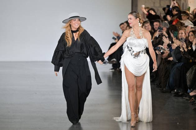 PFW - Juana Martin Runway Model walks the runway during the Juana Martin Haute Couture Spring Summer show as part of Paris Fashion Week on January 28, 2026 in Paris, France. Photo by Jana Call me J ABACAPRESS.COM Paris Ile de France France  Copyright: xJanaxCallxmexJ ABACAx