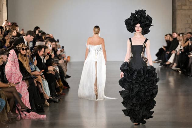 PFW - Juana Martin Runway Model walks the runway during the Juana Martin Haute Couture Spring Summer show as part of Paris Fashion Week on January 28, 2026 in Paris, France. Photo by Jana Call me J ABACAPRESS.COM Paris Ile de France France  Copyright: xJanaxCallxmexJ ABACAx