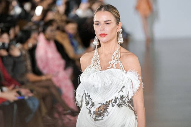 PFW - Juana Martin Runway Model walks the runway during the Juana Martin Haute Couture Spring Summer show as part of Paris Fashion Week on January 28, 2026 in Paris, France. Photo by Jana Call me J ABACAPRESS.COM Paris Ile de France France  Copyright: xJanaxCallxmexJ ABACAx