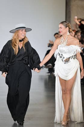 PFW - Juana Martin Runway Model walks the runway during the Juana Martin Haute Couture Spring Summer show as part of Paris Fashion Week on January 28, 2026 in Paris, France. Photo by Jana Call me J ABACAPRESS.COM Paris Ile de France France  Copyright: xJanaxCallxmexJ ABACAx