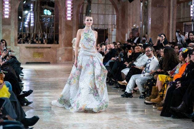 Robert Abi Nader - Runway - Paris Fashion Week - Haute Couture Week Spring Summer 2026 A model walks the runway during the Robert Abi Nader Haute Couture Week Spring Summer 2026 fashion show as part of Paris Fashion Week, Credit:Lounis Tiar Avalon France, Paris  Copyright: xLounisxTiarx xAvalonx 1070150055