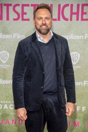 Steven Gätjen Gaetjen Moderator zu Gast auf dem roten Teppich bei der Kino Film Premiere Ach diese Lücke Luecke , Diese Entsetzliche Luecke im Zoo Palast Berlin am 28.01.2025in Berlin Berlin Deutschland