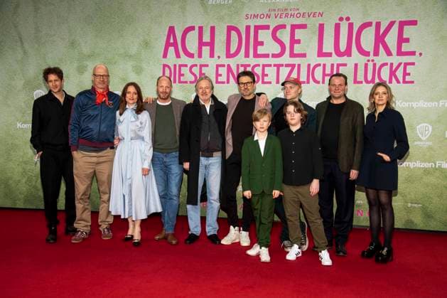 Moritz Treuenfels, Joachim Meyerhoff, Anne Ratte-Polle, Johann von Bülow, Michael Wittenborn, Simon Verhoeven, Anton Landau, Bruno Aleaxander, Devid Striesow und Laura Tonke zu Gast auf dem roten Teppich bei der Kino Film Premiere Ach diese Lücke Luecke , Diese Entsetzliche Luecke im Zoo Palast Berlin am 28.01.2025in Berlin Berlin Deutschland