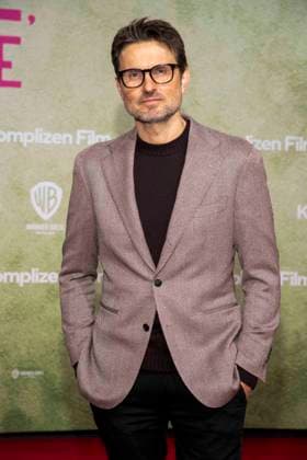 Simon Verhoeven zu Gast auf dem roten Teppich bei der Kino Film Premiere Ach diese Lücke Luecke , Diese Entsetzliche Luecke im Zoo Palast Berlin am 28.01.2025in Berlin Berlin Deutschland
