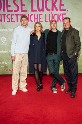 Max Kruk, Laura Tonke, Bruno Aleaxander und Devid Striesow zu Gast auf dem roten Teppich bei der Kino Film Premiere Ach diese Lücke Luecke , Diese Entsetzliche Luecke im Zoo Palast Berlin am 28.01.2025in Berlin Berlin Deutschland
