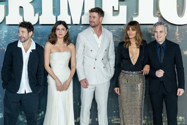 Crime 101 Gala Film Screening Cast and Guests attend the Crime 101 Gala Film Screening Featuring: Bart Layton, Monica Barbaro, Chris Hemsworth, Halle Berry, Mark Ruffalo Where: London, United Kingdom When: 28 Jan 2026 Credit: Phil Lewis WENN London United Kingdom Copyright: xPhilxLewis WENNx wenn40912308 PLAAx wenn40912308