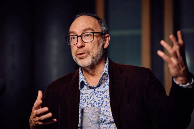 Jimmy Wales, Mitbegruender der Online-Enzyklopaedie Wikipedia aufgenommen im Rahmen eines Interviews in Berlin, 13.11.2025. Berlin Deutschland *** Jimmy Wales, co-founder of the online encyclopedia Wikipedia recorded during an interview in Berlin, 13 11 2025 Berlin Germany Copyright: xSebastianxRaux