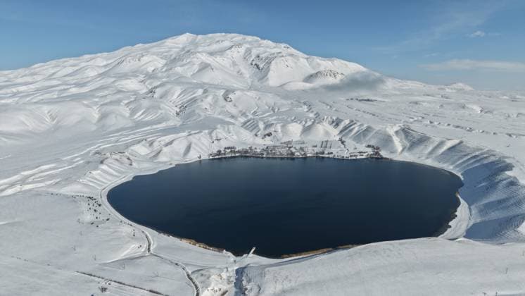 Mount Suphan and Lake Aygir covered in snow in Turkiye s Bitlis BITLIS, TURKIYE - JANUARY 29: An aerial view of Mount Suphan and the surrounding area of Lake Aygir covered in snow following snowfall in the Adilcevaz district of Bitlis, Turkiye on January 29, 2026. Harun Nacar Anadolu Bitlis Turkey. Editorial use only. Please get in touch for any other usage.  Copyright: x2026xAnadoluxHarunxNacarx