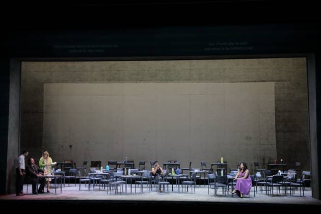 Elmar Gilbertsson (als Sinowi Borissowitsch Ismailow), Dmitry Ulyanov (als Boris Timofejewitsch Ismailow), Mirka Wagner (als Aksinja), Sean Panikkar (als Sergej) und Ambur Braid (als Katerina Lwowna Ismailowa), v.l., während der Fotoprobe für Lady Macbeth von Mzensk in der Komischen Oper im Schillertheater in Berlin, 28. Januar 2026. Oper in vier Akten von Dmitri Schostakowitsch. Musikalische Leitung James Gaffigan. Inszenierung Barrie Kosky. Bühne Rufus Didwiszus. Kostüme Victoria Behr. Premiere ist am 31. Januar 2026. Komische Oper Berlin Lady Macbeth von Mzensk