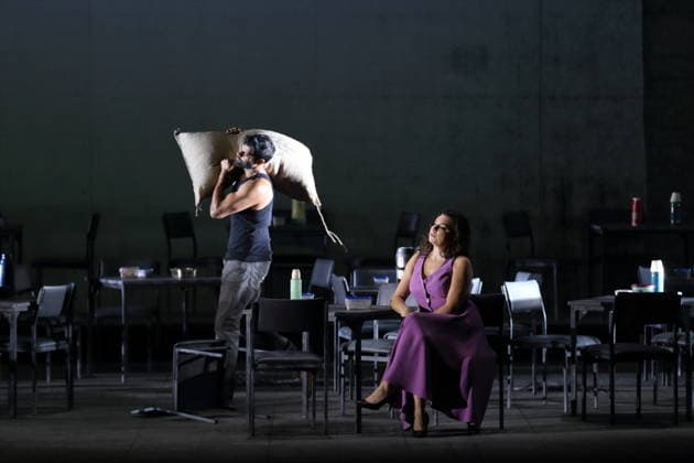 Sean Panikkar (als Sergej) und Ambur Braid (als Katerina Lwowna Ismailowa) während der Fotoprobe für Lady Macbeth von Mzensk in der Komischen Oper im Schillertheater in Berlin, 28. Januar 2026. Oper in vier Akten von Dmitri Schostakowitsch. Musikalische Leitung James Gaffigan. Inszenierung Barrie Kosky. Bühne Rufus Didwiszus. Kostüme Victoria Behr. Premiere ist am 31. Januar 2026. Komische Oper Berlin Lady Macbeth von Mzensk
