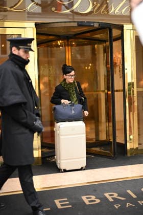Lily Allen leaves the Bristol Hotel in Paris on 29 January 2026 Pierre Perusseau Bestimage Lily Allen leaves the Bristol Hotel in Paris on 29 January 2026 Paris France  Copyright: xPierrexPerusseaux xBestimagexPierrexPerusseaux xBestimagex