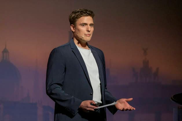GER, Berlin, Constantin Schreiber - Late Night, on stage, at the Urania, pictured from left: Constantin Schreiber, January 29, 2026, Copyright: HMBxMedia UwexKoch