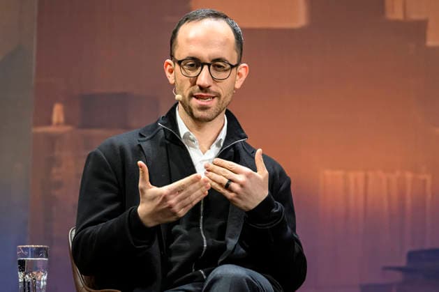 GER, Berlin, Constantin Schreiber - Late Night, on stage, at the Urania, pictured from left: Star pianist Igor Levit, January 29, 2026, Copyright: HMBxMedia UwexKoch