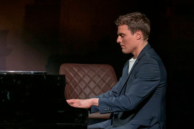GER, Berlin, Constantin Schreiber - Late Night, on stage, at the Urania, pictured from left: Constantin Schreiber, plays the piano, January 29, 2026, Copyright: HMBxMedia UwexKoch