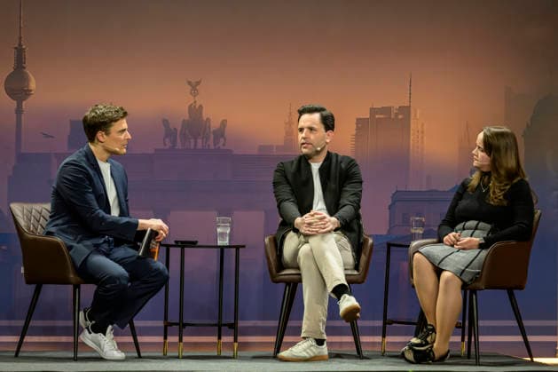 GER, Berlin, Constantin Schreiber - Late Night, on stage, at the Urania, pictured from left: Constantin Schreiber, Johannes Winkel (CDU), Ricarda Lang (Gruene), January 29, 2026, Copyright: HMBxMedia UwexKoch