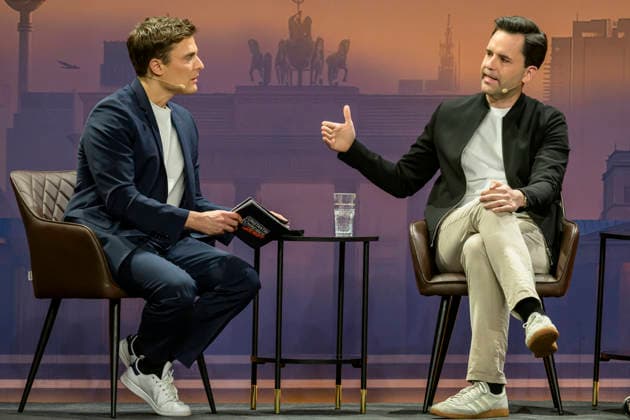 GER, Berlin, Constantin Schreiber - Late Night, on stage, at the Urania, pictured from left: Constantin Schreiber, Johannes Winkel (CDU), January 29, 2026, Copyright: HMBxMedia UwexKoch