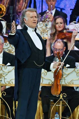 Andre Rieu performs with his Johann Strauss Orchestra - 29 Jan 2026 Andre Rieu performs with his Johann Strauss Orchestra during the concert at the Movistar Arena in Madrid, January 29, 2026, Spain Madrid Spain Copyright: xAtilanoxGarciax xSOPAxImagesx photos03565