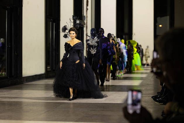 Lisa Rinna lors du défilé Germanier, Collection Haute Couture Printemps Eté 2026 lors de la Fashion Week de Paris fashion week PFW le 29 janvier 2026 Thibault Duboucher Bestimage Germanier fashion show, Spring Summer 2026 Haute Couture Collection during Paris Fashion Week PFW on 29 January 2026 Paris France  Copyright: xThibaultxDuboucherx xBestimagexThibaultxDuboucherx xBestimagex