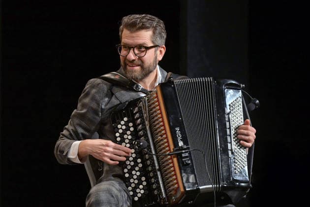 Konzert des Schneeberger und Bakanic Quartetts, mit Bella Via, im Kulturzentrum AlFa in Steyrermühl Laakirchen, fotografiert am 29.1.2026,. Das Bild zeigt Akkordeonspieler Christian Bakanic 2026 - Konzert des Schneeberger und Bakanic Quartetts, mit Bella Via, im Kulturzentrum AlFa in Steyrermühl Laakirchen, am 29.1.2026