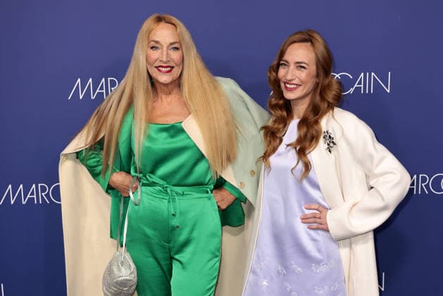 Jerry Hall und ihre Tochter Elizabeth Jagger bei der Marc Cain - ECHO of now - Modenschau am 30.01.2026 im Funkhaus in Berlin Marc Cain Fashion Show in Berlin