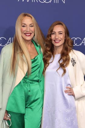 Jerry Hall und ihre Tochter Elizabeth Jagger bei der Marc Cain - ECHO of now - Modenschau am 30.01.2026 im Funkhaus in Berlin Marc Cain Fashion Show in Berlin
