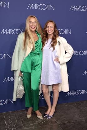 Jerry Hall und ihre Tochter Elizabeth Jagger bei der Marc Cain - ECHO of now - Modenschau am 30.01.2026 im Funkhaus in Berlin Marc Cain Fashion Show in Berlin