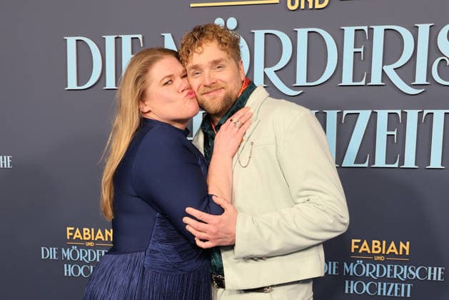 Gisa Flake und Knud Riepen bei der Verleihung vom Deutschen Fernsehpreis am 10.09.2025 in Koeln Bastian Pastewkas Fabian und Die moerderische Hochzeit (Amazon Prime) Filmpremiere in Koeln
