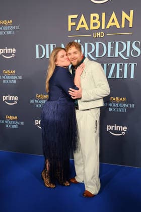 Gisa Flake und Knud Riepen bei der Verleihung vom Deutschen Fernsehpreis am 10.09.2025 in Koeln Bastian Pastewkas Fabian und Die moerderische Hochzeit (Amazon Prime) Filmpremiere in Koeln