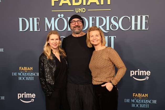 Tanja Schleiff, Tbi Baumann und Annette Frier bei der öFabian und Die moerderische Hochzeit (Amazon Prime) Film Premiere am 30.01.2026 in Koeln Bastian Pastewkas Fabian und Die moerderische Hochzeit (Amazon Prime) Filmpremiere in Koeln