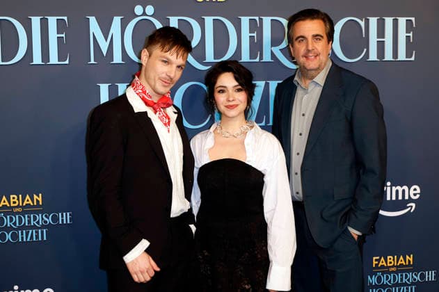 Anton Dreger, Tamara Romera Gines und Bastian Pastewka bei der Premiere des Amazon Prime Video-Films Fabian und die mörderische Hochzeit im Cinenova. Köln, 30.01.2026