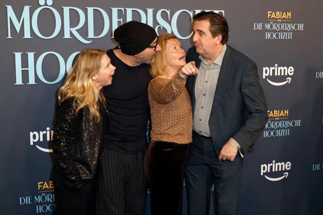 Tanja Schleiff, Tobias Baumann, Annette Frier und Bastian Pastewka bei der Premiere des Amazon Prime Video-Films Fabian und die mörderische Hochzeit im Cinenova. Köln, 30.01.2026