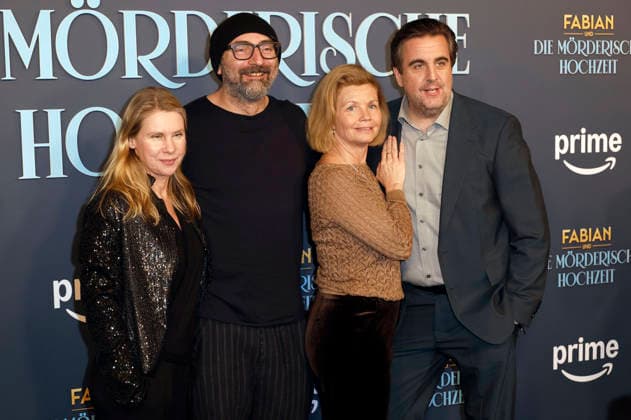 Tanja Schleiff, Tobias Baumann, Annette Frier und Bastian Pastewka bei der Premiere des Amazon Prime Video-Films Fabian und die mörderische Hochzeit im Cinenova. Köln, 30.01.2026