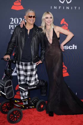 MusiCares 2026 Person of the Year Gala - Los Angeles, USA LOS ANGELES, USA. January 30, 2026: Pat Smear & Taylor Momsen at the MusiCares 2026 Person of the Year Gala. Los Angeles CA USA  Copyright: xPaulxSmith Featureflashx