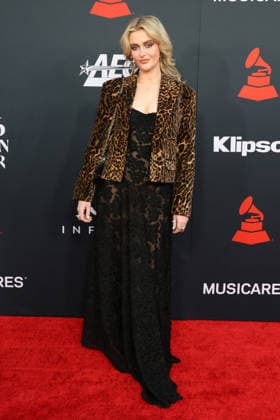 USA - MusiCares Person of the Year Event IHO Mariah Carey - Los Angeles LOS ANGELES - JAN 30: Taylor Momsen at the MusiCares Person of the Year Event IHO Mariah Carey at the LA Convention Center on January 30, 2026 in Los Angeles, CA Los Angeles CA USA  Copyright: xHPAx xHutchinsxPhotox