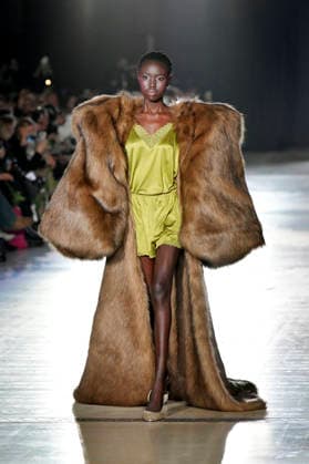 Model bei der Kilian Kerner Fashion Show auf der Berlin Fashion Week A W 2026 im NLND Neuland Berlin. Berlin, 30.01.2026 *** Model at the Kilian Kerner Fashion Show at Berlin Fashion Week A W 2026 at NLND Neuland Berlin Berlin, 30 01 2026 Foto:xM.xBehrensx xFuturexImagex kerner_6148