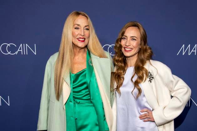 Jerry Hall und Elizabeth Jagger zu Gast auf dem roten Teppich bei der Marc Cain Fashion Show Echo of now im Funkhaus Berlin am 30.01.2028 Berlin Deutschland